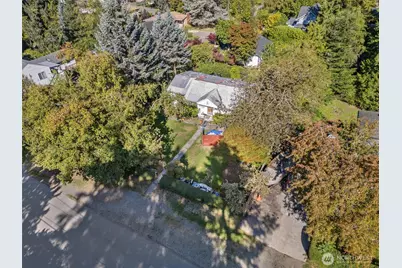 2704 NE 92nd Street, Seattle, WA 98115 - Photo 11
