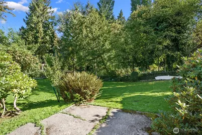 2704 NE 92nd Street, Seattle, WA 98115 - Photo 5