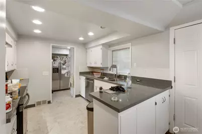 713 Lafayette Street S, Tacoma, WA 98444 - Photo 9