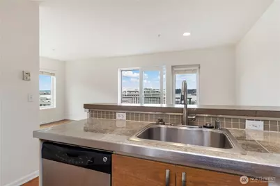2440 Western Avenue #807, Seattle, WA 98121 - Photo 9