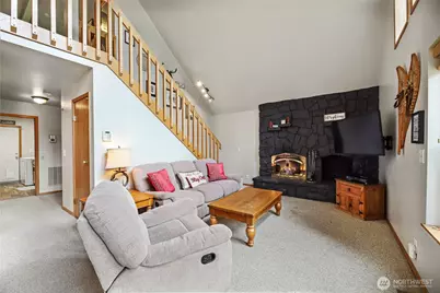 1051 Yellowstone, Snoqualmie Pass, WA 98068 - Photo 3