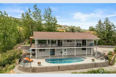 1901 Sleepy Hollow Road, Wenatchee, WA 98801 - Photo 1