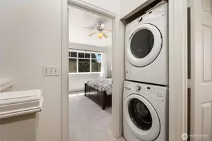 104 NE 94th St, Seattle, WA 98115 - Photo 17