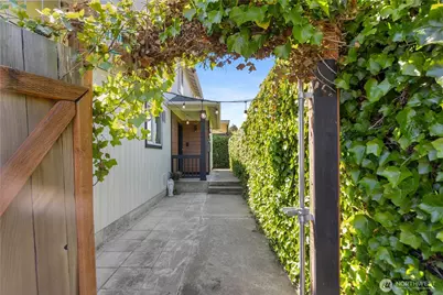 1814 7th Street NE, Marysville, WA 98270 - Photo 3