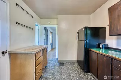 2150 N Callow Avenue, Bremerton, WA 98312 - Photo 11