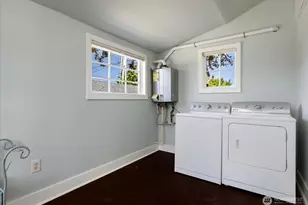 506 N Main St, Coupeville, WA 98239 - Photo 25