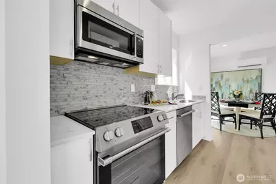 8040 19th Avenue NW, Seattle, WA 98117 - Photo 9