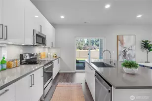 13806 Brookdale Ln E, Tacoma, WA 98445 - Photo 9