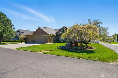 832 SE Vintage Way, College Place, WA 99324 - Photo 3