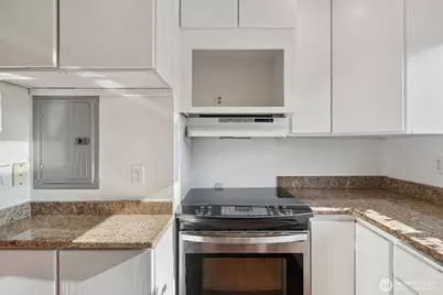 10030 NE 120th Street #J2, Kirkland, WA 98034 - Photo 7