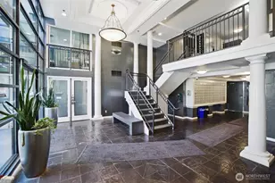 425 Vine St, Seattle, WA 98121 - Photo 13