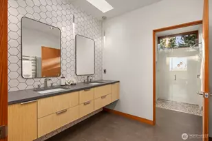 7268 Madrona Dr NE, Bainbridge Island, WA 98110 - Photo 33