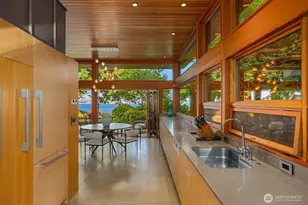 7268 Madrona Dr NE, Bainbridge Island, WA 98110 - Photo 19