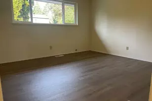 27 SW 102nd St, Seattle, WA 98146 - Photo 3