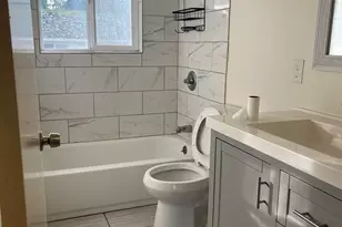 27 SW 102nd St, Seattle, WA 98146 - Photo 5