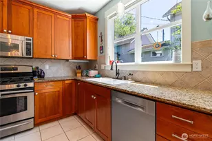 805 11th St, Bellingham, WA 98225 - Photo 13