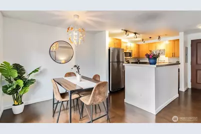 3661 Phinney Avenue N #208, Seattle, WA 98103 - Photo 9