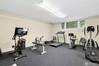 100 W Highland Drive #404, Seattle, WA 98119 - Photo 21