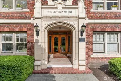 100 W Highland Drive #404, Seattle, WA 98119 - Photo 5