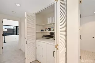 1301 Spring St, Seattle, WA 98104 - Photo 21