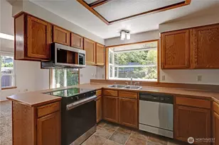 15009 104th Ave Ct E, Puyallup, WA 98374 - Photo 3