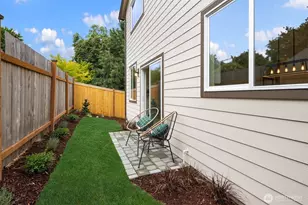 9245 Kelsey Ln SW, Seattle, WA 98106 - Photo 17
