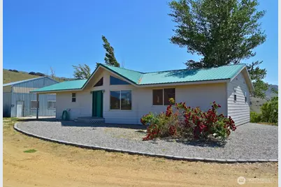 678 Road 20 NW, Waterville, WA 98858 - Photo 1