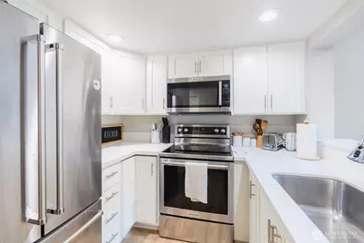 130 SW 116th Street #F32, Seattle, WA 98146 - Photo 9