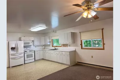 216 NW Cole Avenue, Wilbur, WA 99185 - Photo 5