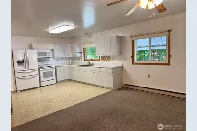 216 NW Cole Avenue, Wilbur, WA 99185 - Photo 11