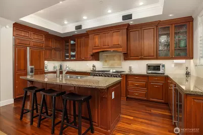 725 Harvard Avenue E, Seattle, WA 98102 - Photo 17