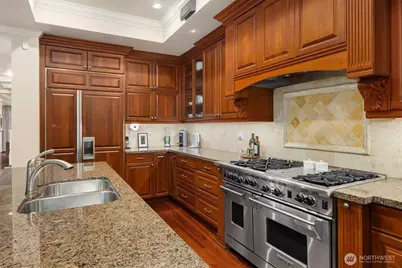 725 Harvard Avenue E, Seattle, WA 98102 - Photo 15