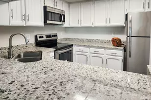 2611 NE 4th St, Renton, WA 98056 - Photo 3