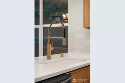 10602 NE 137th Place, Kirkland, WA 98034 - Photo 5