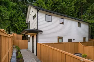 10602 NE 137th Pl, Kirkland, WA 98034 - Photo 1