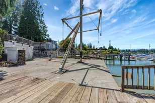 1954 NE Grandview Blvd, Keyport, WA 98345 - Photo 9