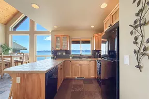 49-M Whidbey Island Dr, Everett, WA 98206 - Photo 5