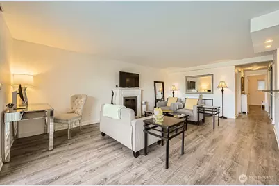 701 122nd Avenue NE #102, Bellevue, WA 98005 - Photo 3