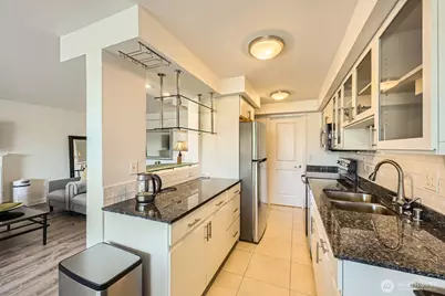 701 122nd Avenue NE #102, Bellevue, WA 98005 - Photo 5