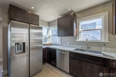 215 S 64th Street, Tacoma, WA 98408 - Photo 9