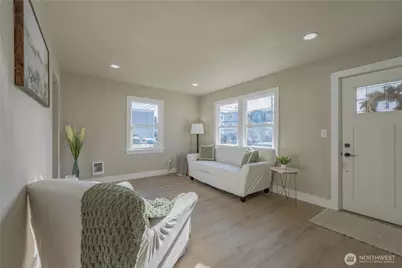 215 S 64th Street, Tacoma, WA 98408 - Photo 5