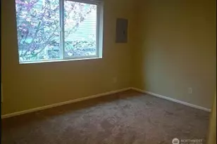 5215 38th Ave SW, Seattle, WA 98126 - Photo 9