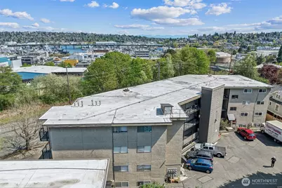 4051 Gilman Avenue W, Seattle, WA 98199 - Photo 3