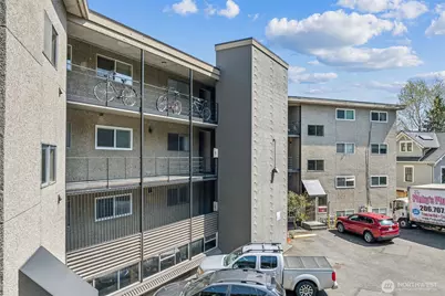 4051 Gilman Avenue W, Seattle, WA 98199 - Photo 13