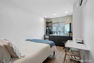 1300 E Remington Ct, Seattle, WA 98122 - Photo 21