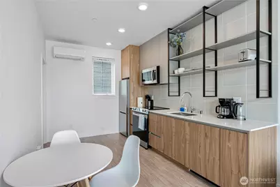 1300 E Remington Court #B, Seattle, WA 98122 - Photo 9