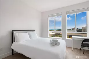 1300 E Remington Ct, Seattle, WA 98122 - Photo 15