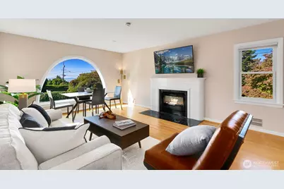 2802 29th Avenue W, Seattle, WA 98199 - Photo 5