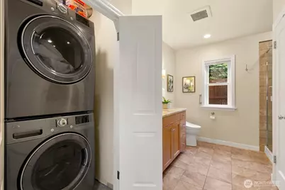 2802 29th Avenue W, Seattle, WA 98199 - Photo 21