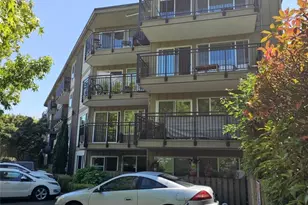 4051 Gilman Ave W, Seattle, WA 98199 - Photo 15